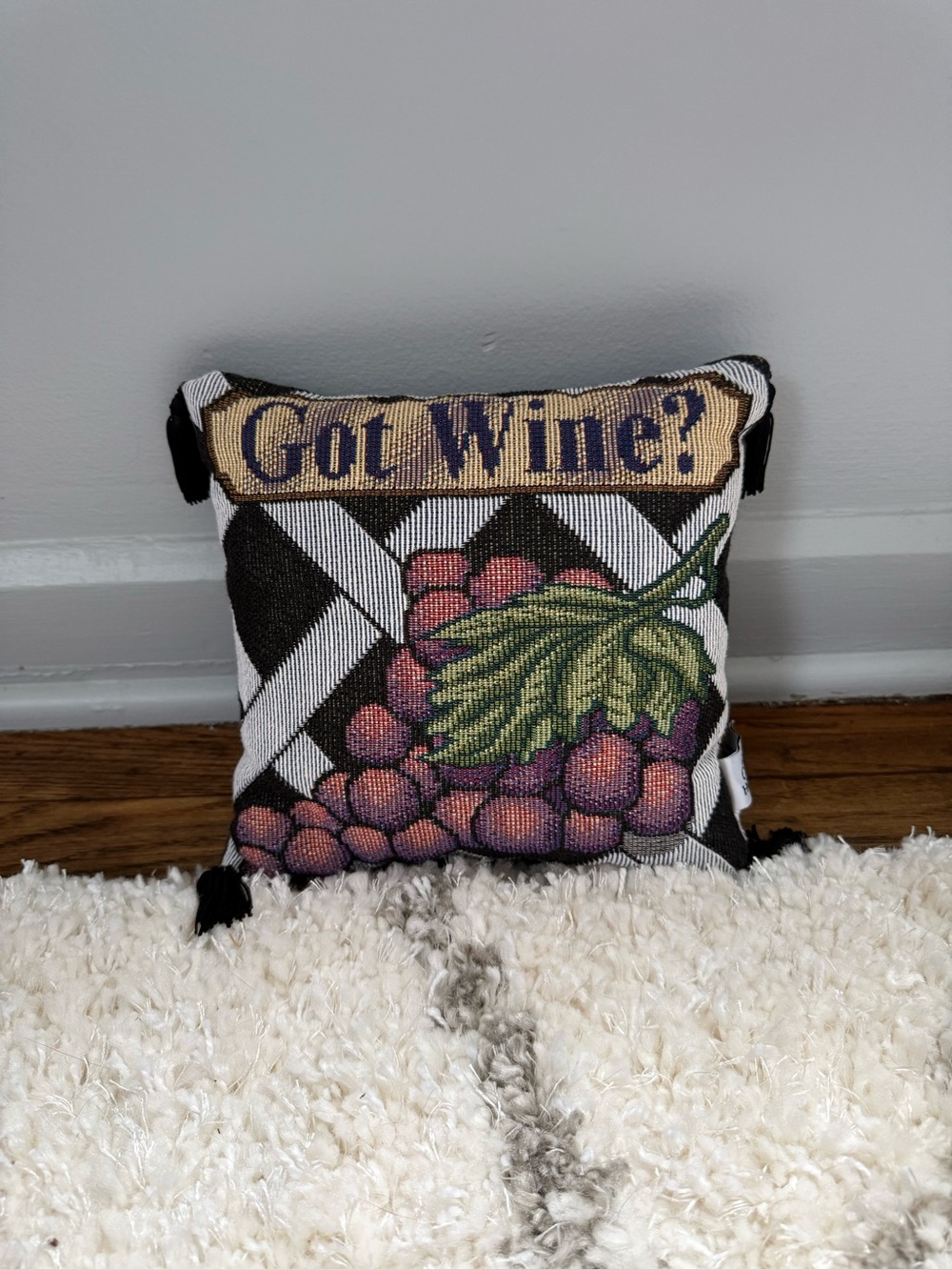 Vintage Got Wine Grapes Tapestry Needlepoint Decor Throw Pillow 6 Inch Square
